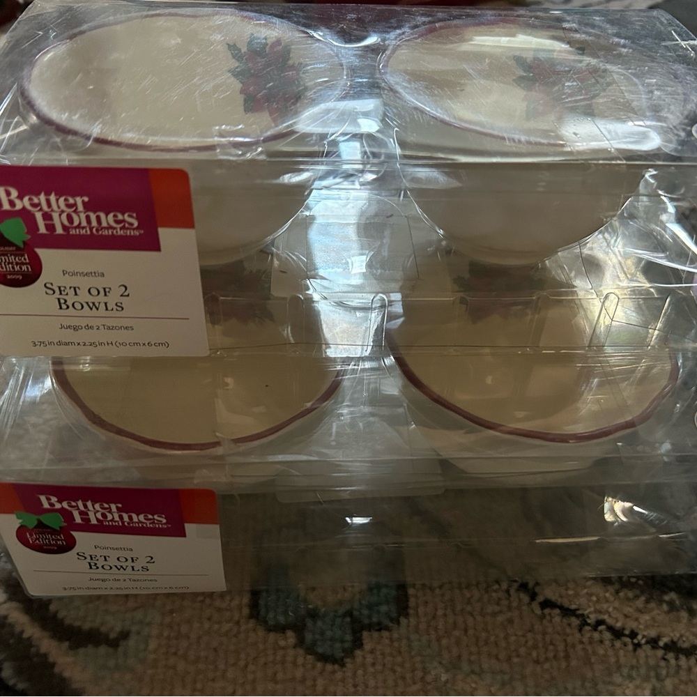 4 Better Homes Poinsettia Bowls